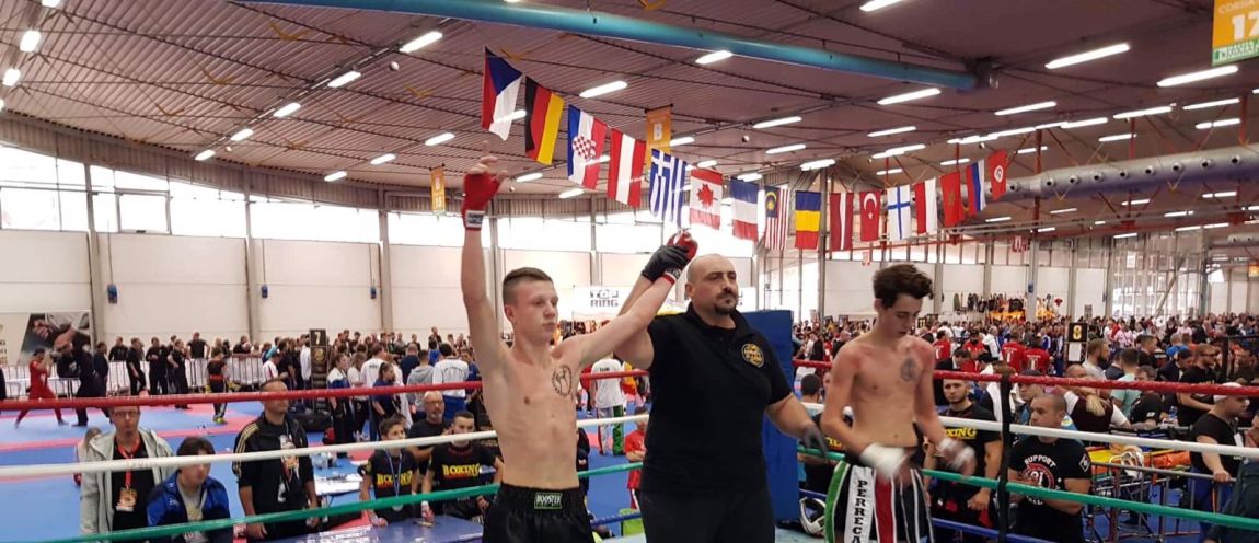 Student naší školy Mirek se stal trojnásobným mistrem světa v kick-boxu! Gratulujeme!