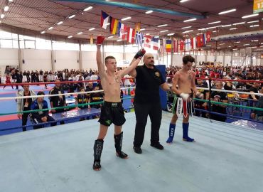Obrázek k aktualitě Student naší školy Mirek se stal trojnásobným mistrem světa v kick-boxu! Gratulujeme!
