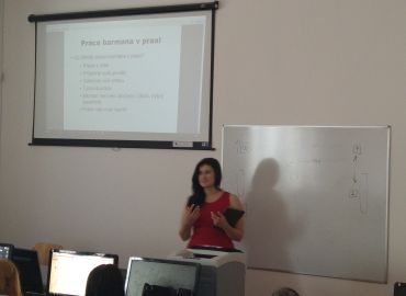 Obrázek k aktualitě Návštěva odborníka z praxe - barmanská činnost