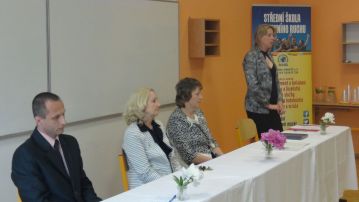 Fotografie pedvn-maturitnho-vysvden-20150611-134857_original.jpg