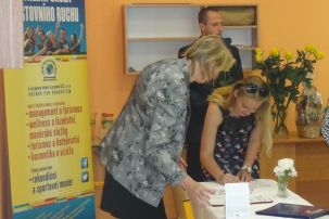 Fotografie pedvn-maturitnho-vysvden-20150611-209379_original.jpg